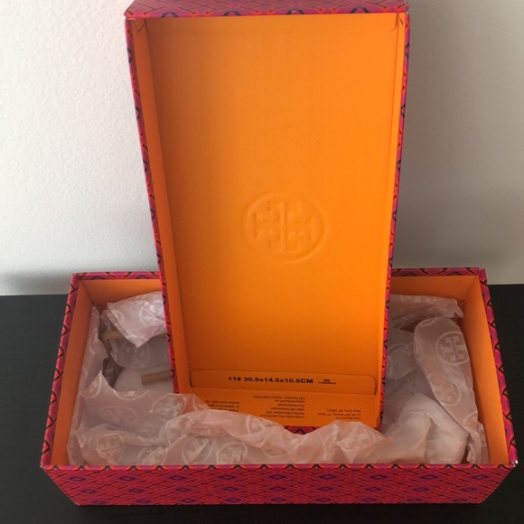 Tory Burch Authentic Shoe Box - Picture 2 of 2